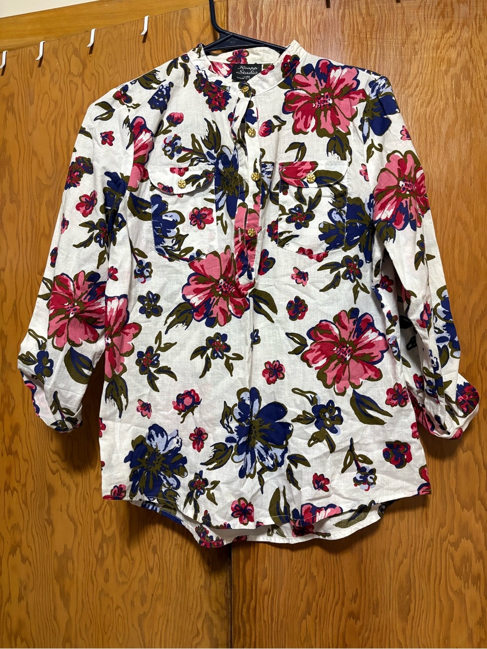 Women’s White Floral Button-Front Blouse with Pink & Blue Flowers